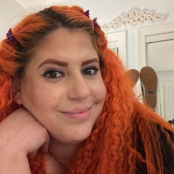 Meet your Posher, Amanda - Picture 1 of 1